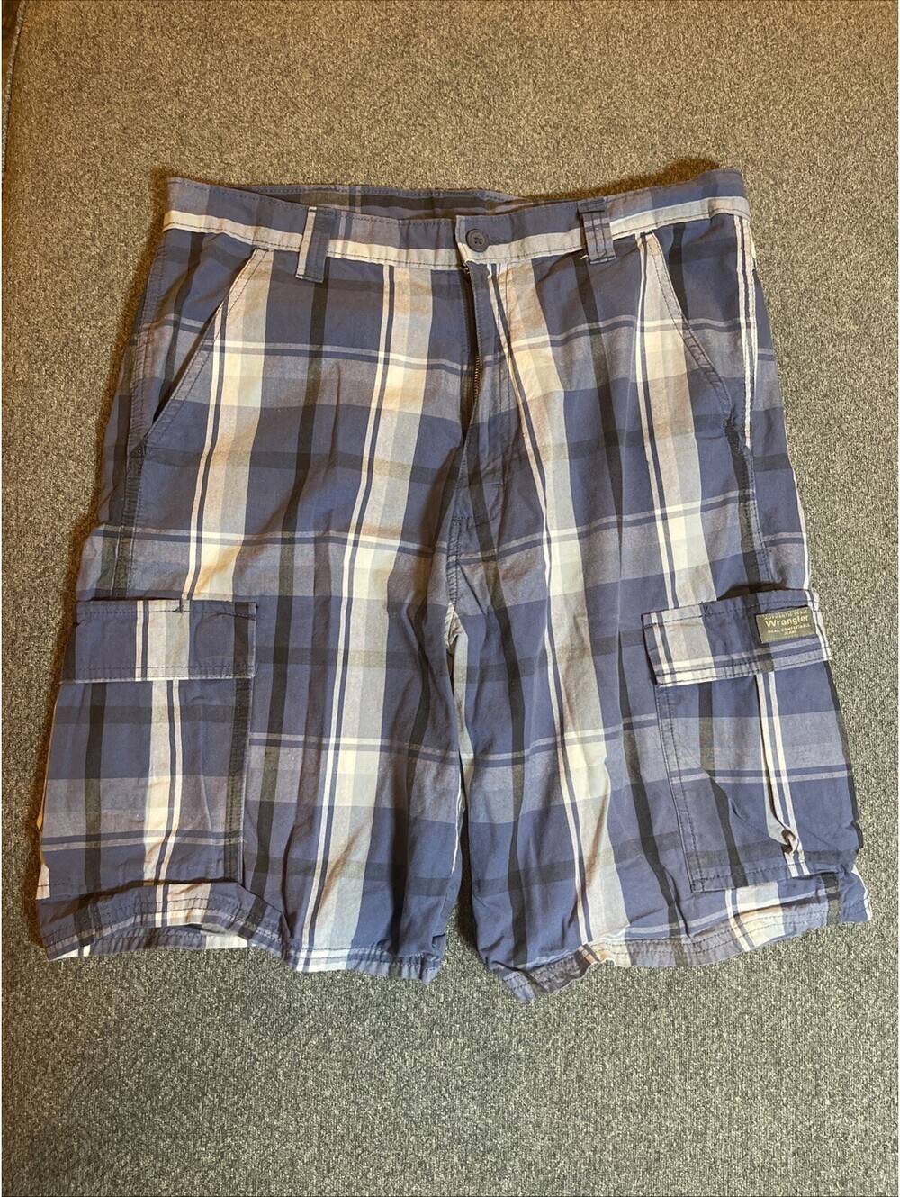 Wrangler Authentic Cargo Shorts Mens W34 L23  Blue Plaid Cotton Pockets Comfort